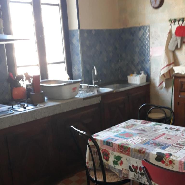 Chez Virginie - chambre du Bourg - Chambre Quadruple avec Salle de Bains Privative - 6
