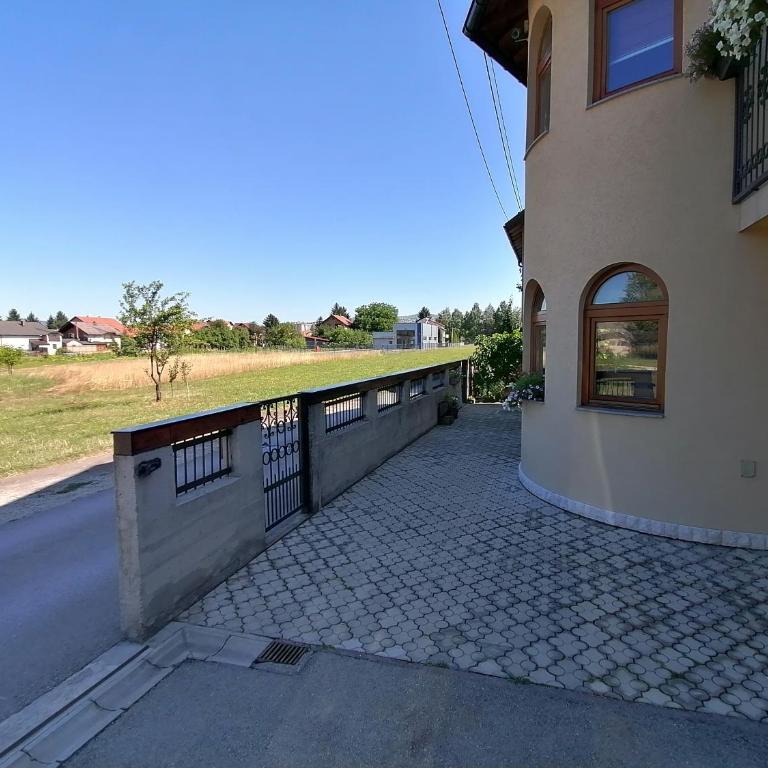 Garden Blue Sarajevo - free Parking - Deluks Apartman - 52