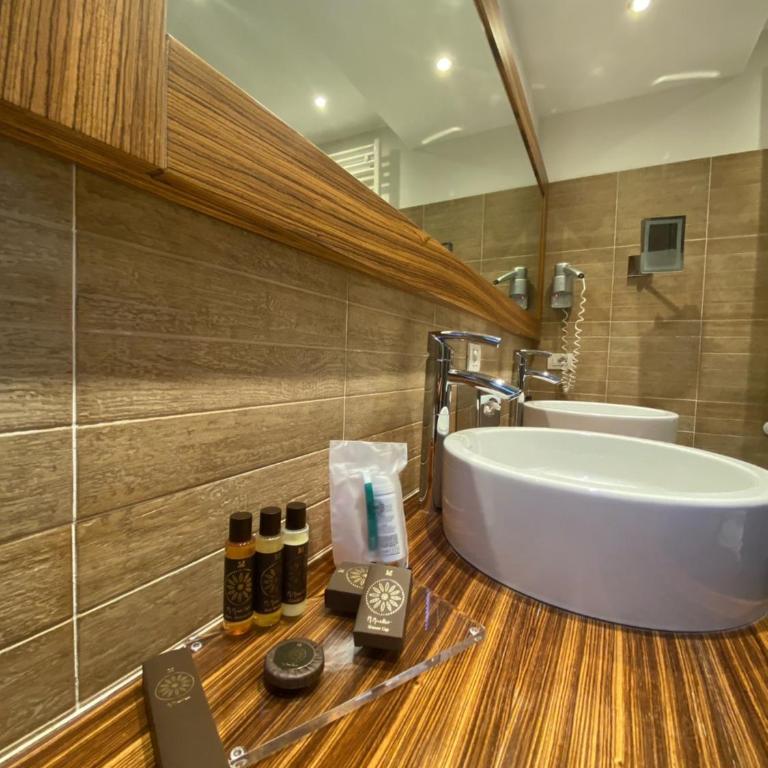 Card International Hotel - Suite con Terrazza - 12
