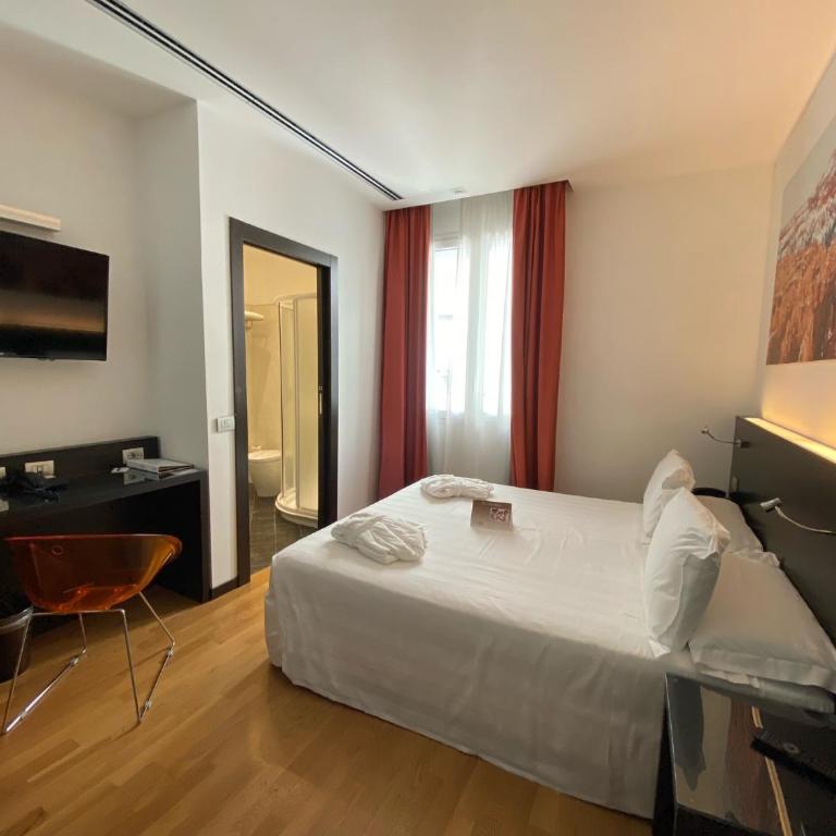 Card International Hotel - Camera Matrimoniale - 3