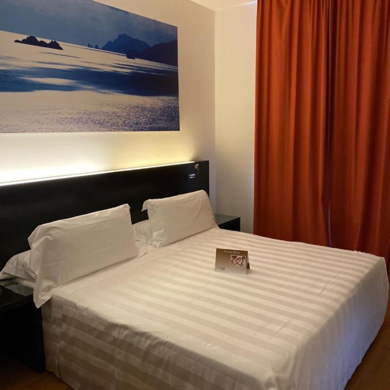 Card International Hotel - Camera Matrimoniale - 2