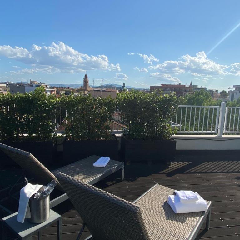 Card International Hotel - Suite Luxury con Vasca Idromassaggio - 5