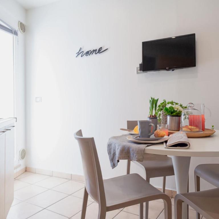 Residenza Alma - Two-Bedroom Apartment with Terrace - 10