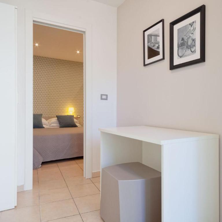 Residenza Alma - Two-Bedroom Apartment with Terrace - 14