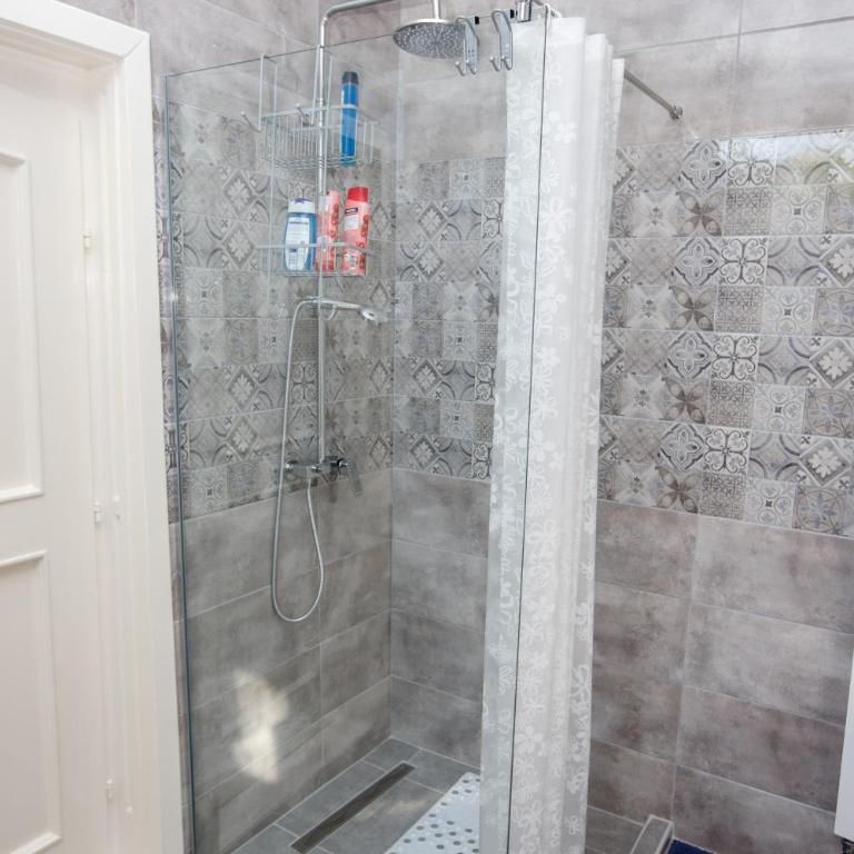 Angeli Vila Apartments - One-Bedroom Apartment - 12