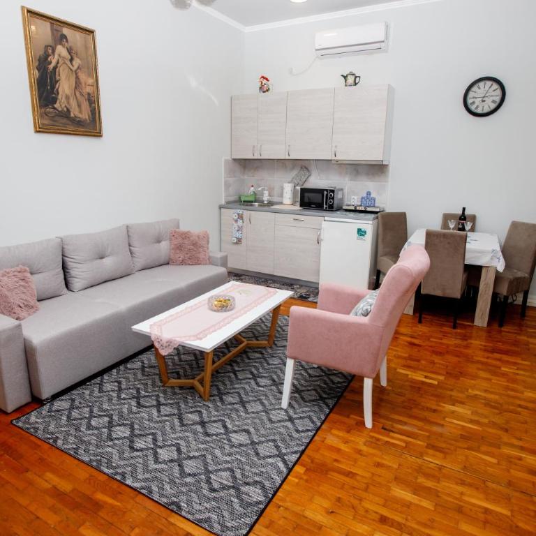 Angeli Vila Apartments - Two-Bedroom Apartment - 23