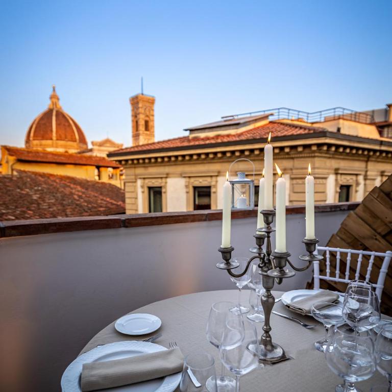 Palazzo dei Conti Residenza d'Epoca - Camera Matrimoniale Deluxe con Balcone - 11