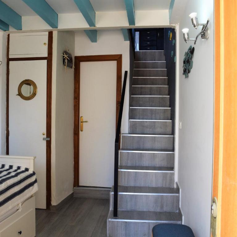 House with sea view in the old town of Alicante - Two-Bedroom House - 33