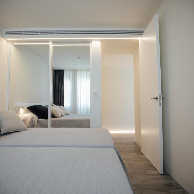 BN SUITES Rambla - Two-Bedroom Apartment - 12
