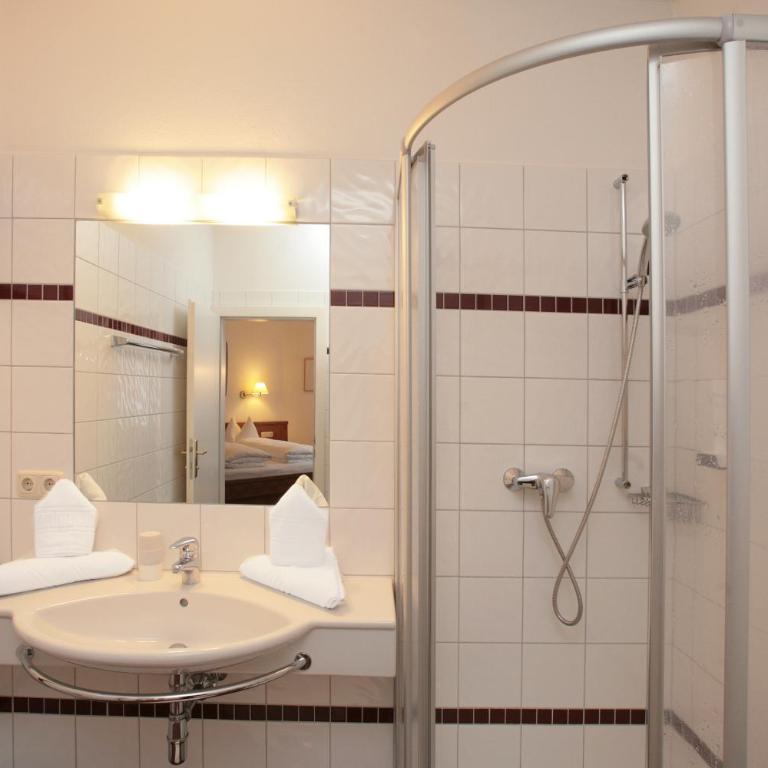 Gasthof zur Post - Dreibettzimmer - 3