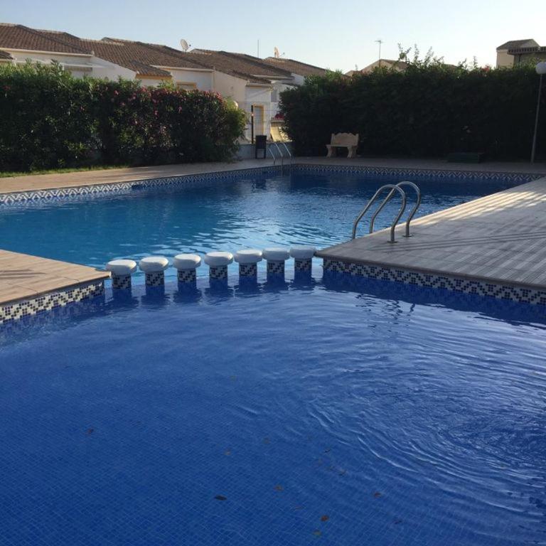 bungalow en la playa y piscina - Two-Bedroom House - 4