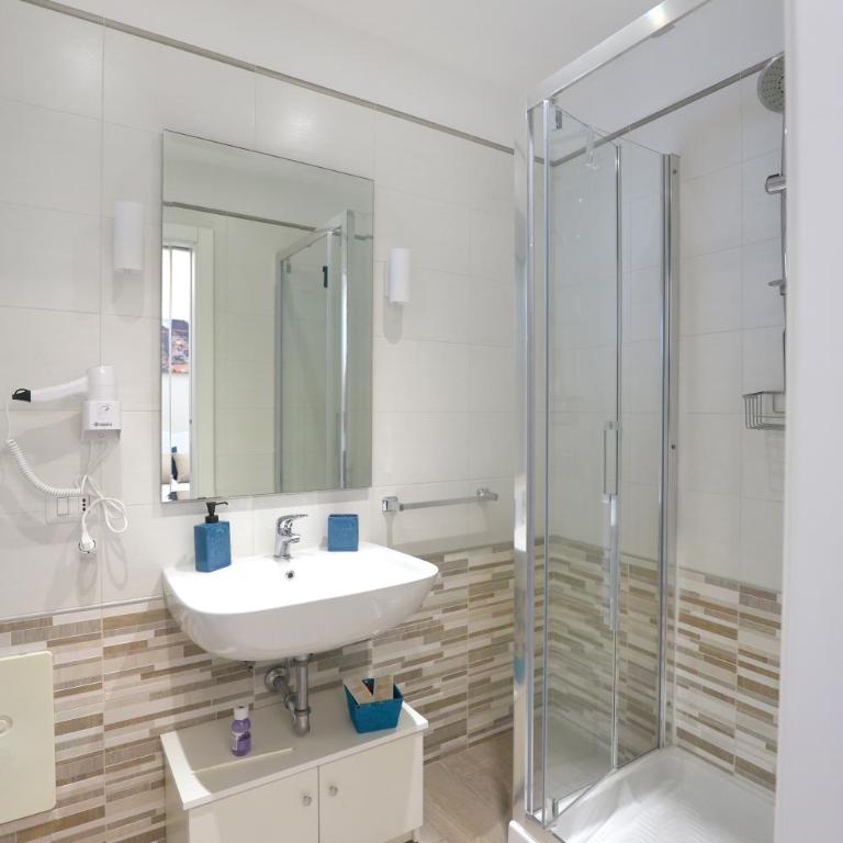 B&B Green Oasis - Camera Tripla con Bagno Privato - 9