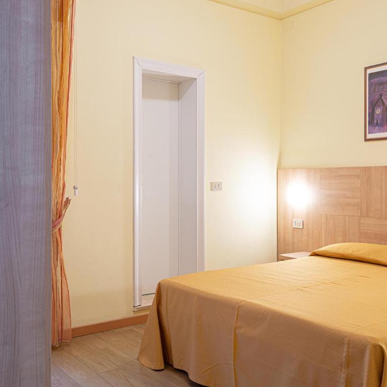 Hotel Corinna - Camera Standard Matrimoniale/Doppia con Letti Singoli - 1