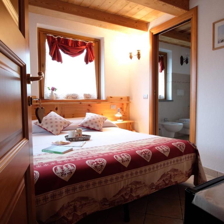 Chambres d'Hotes Rue Saint Bernard - Camera Matrimoniale con Vista Giardino - 1