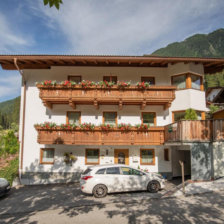 Ferienwohnungen Mischbach - Apartment mit 3 Schlafzimmern und Balkon - 1