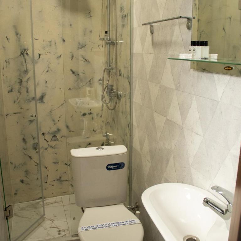 Apartments HAN Alifakovac-Sarajevo - Dvokrevetna Soba sa Bračnim Krevetom - 5