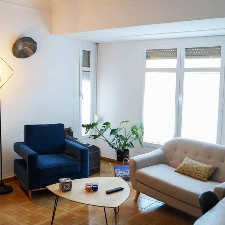 Apartamento Único en Plaza del Pilar - Three-Bedroom Apartment - 1