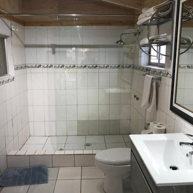 Cabañas granja Central - Two-Bedroom House - 18