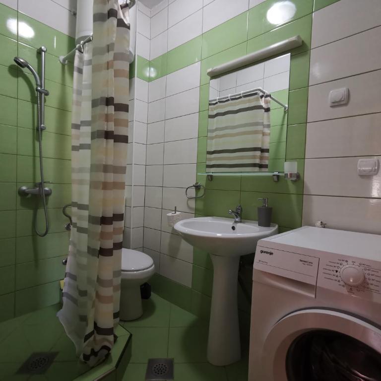 Apartments Montenegrina - Apartment with Balcony - 11