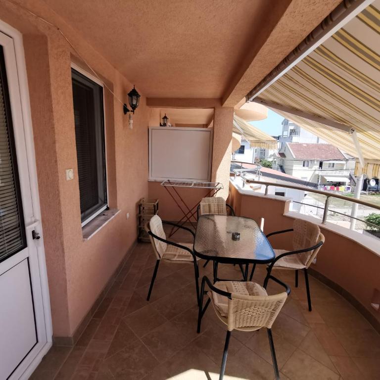 Apartments Montenegrina - Apartment with Balcony - 13