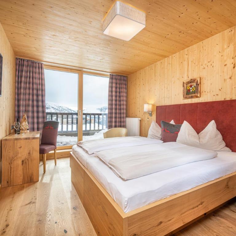 Hotel Almschlössl & Schrotteralm - Doppelzimmer mit Balkon und Panoramablick auf die Berge - 1