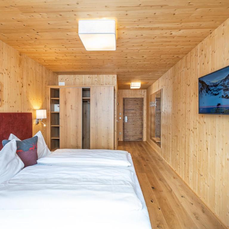 Hotel Almschlössl & Schrotteralm - Doppelzimmer mit Balkon und Panoramablick auf die Berge - 4
