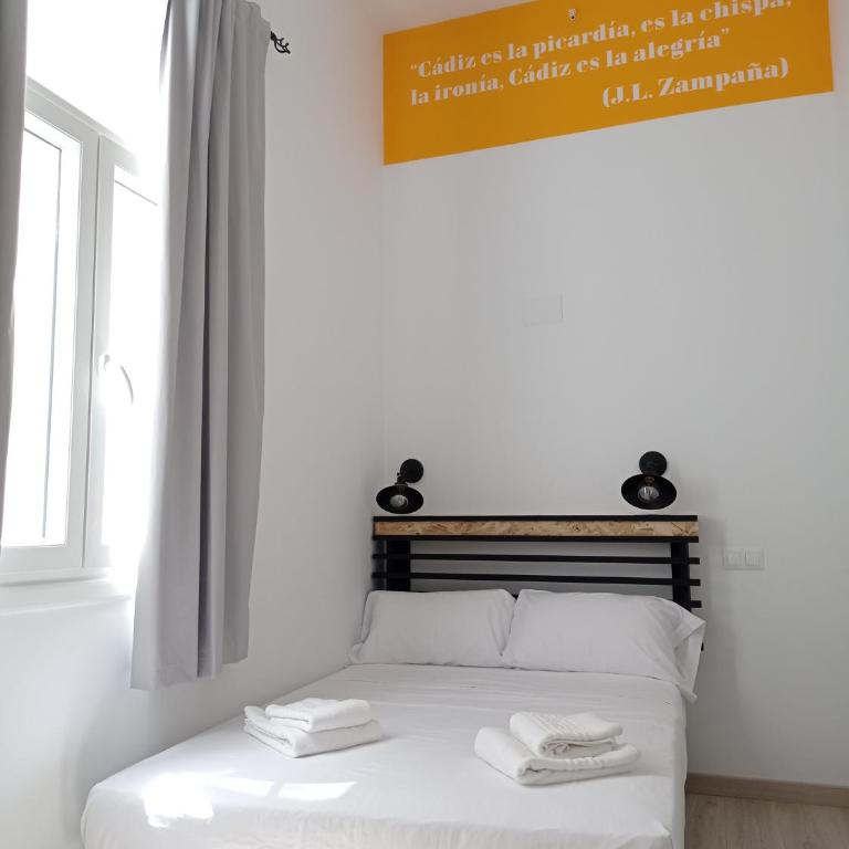 Planeta Cadiz Hostel - Habitación Doble Económica - 1 o 2 camas - 4