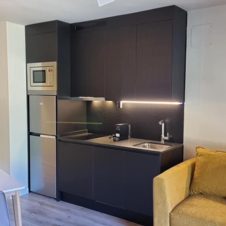 Apartamentos LCR Boutique, LCR Suites y LCR Los Valles - Apartment with Balcony - 8