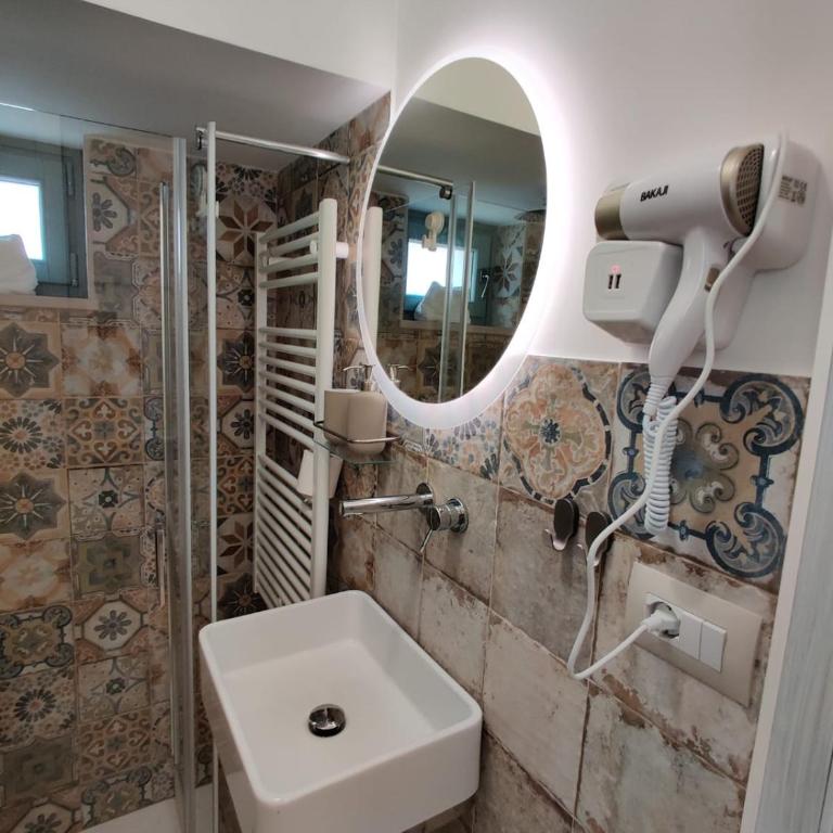RomAntica - Camera Matrimoniale con Bagno Privato - 2