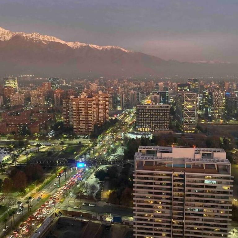 Departamento de lujo en suite, en el piso 38, Las Condes, costado de parques y malls - Apartamento Deluxe - 23