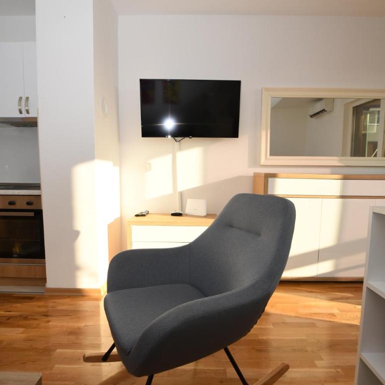 Sky Way Studio Apartment - Studio Apartment - 12