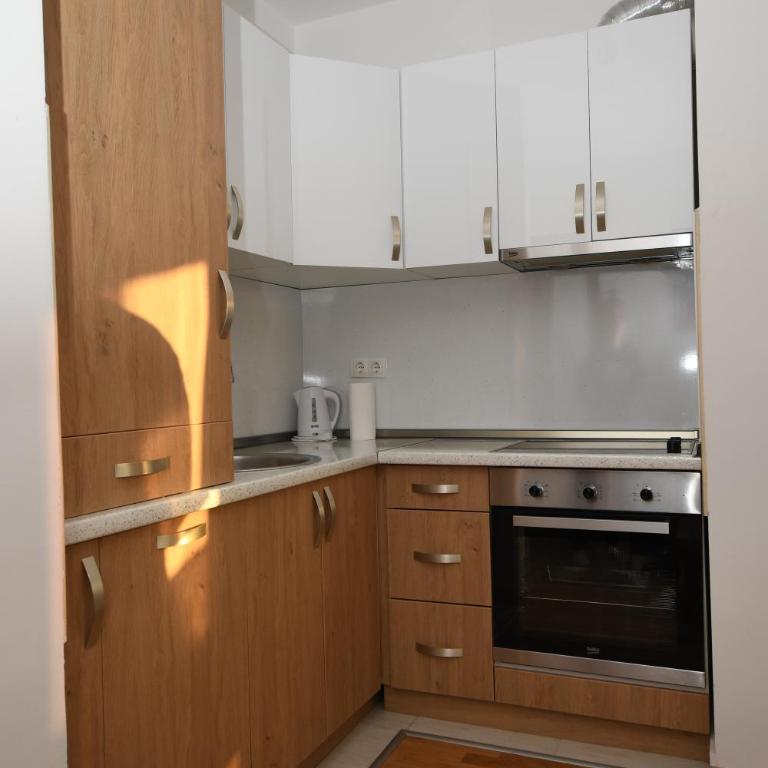 Sky Way Studio Apartment - Studio Apartment - 8