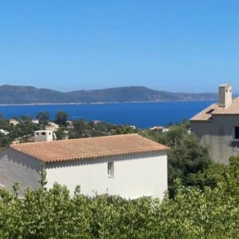 VILLA PERLA SAINT-TROPEZ CAVALAIRE sur MER, 3-5 chambres, vue mer, piscine chauffée avril à octobre - Villa con Vista Mare - 14