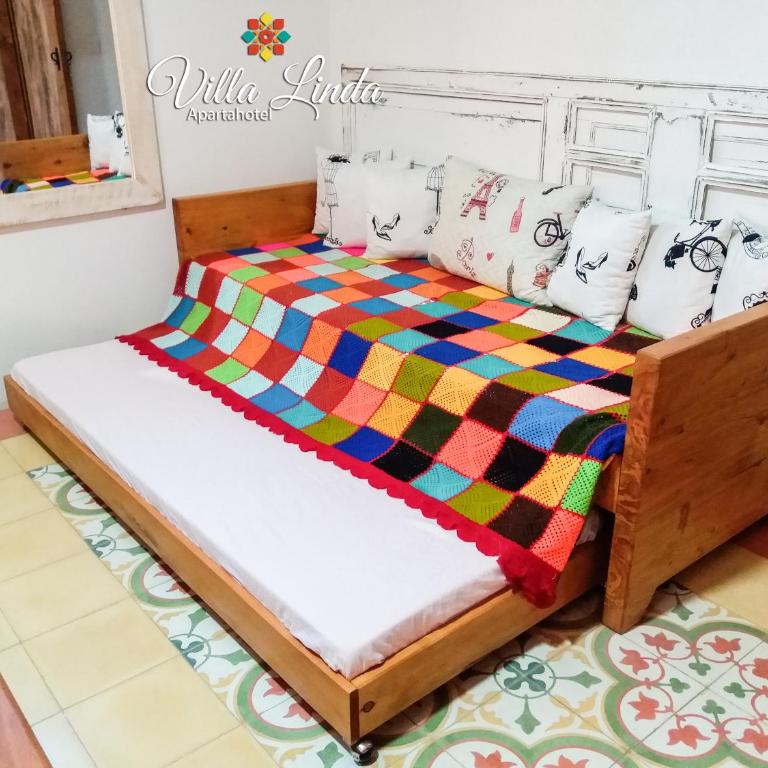 Villa Linda ApartaHotel - Apartamento con vistas a las montañas - 18