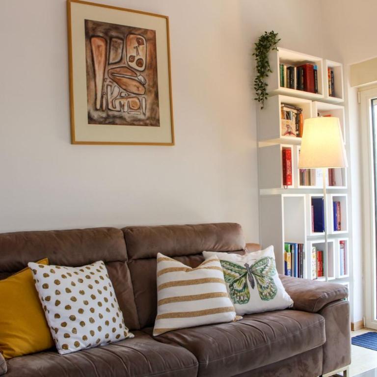 Capital apartment - Two-Bedroom Apartment with Balcony and Sea View - 12