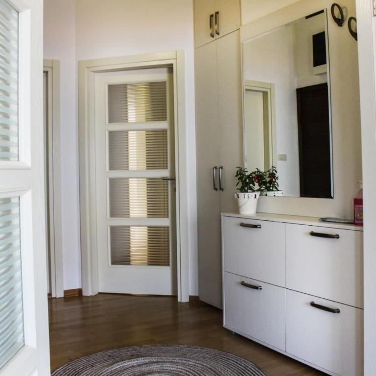 Capital apartment - Two-Bedroom Apartment with Balcony and Sea View - 14
