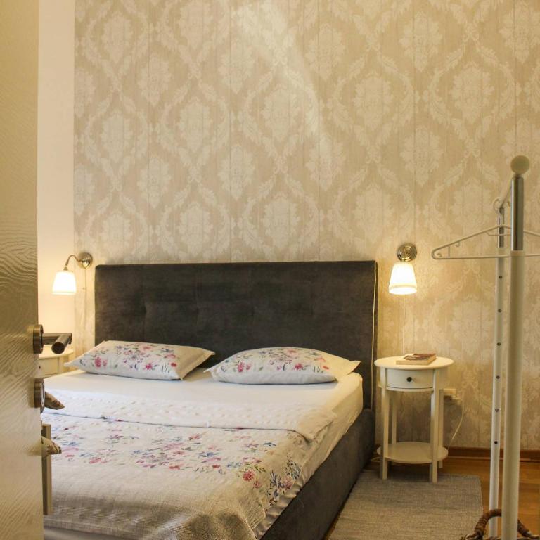 Capital apartment - Two-Bedroom Apartment with Balcony and Sea View - 13