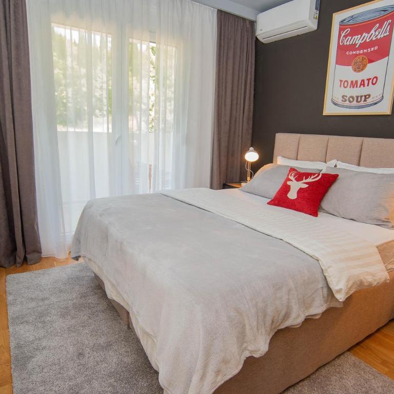 Stylish Two Bedroom Apartment at Ljubovic-Hill Park - Two-Bedroom Apartment - 12