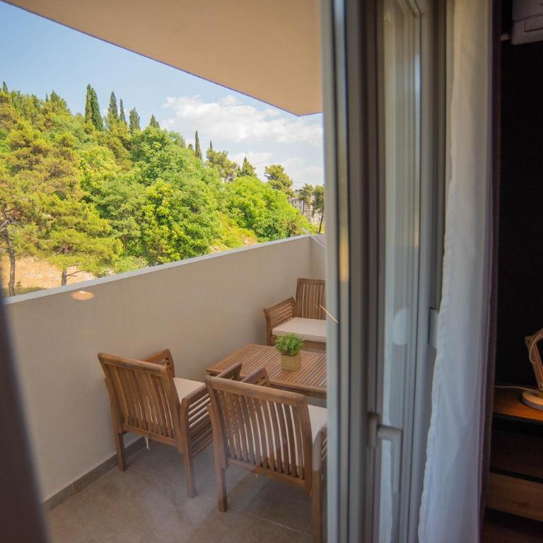 Stylish Two Bedroom Apartment at Ljubovic-Hill Park - Two-Bedroom Apartment - 17