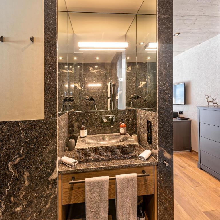 Skilodge Oberlech - Deluxe Doppelzimmer - 8