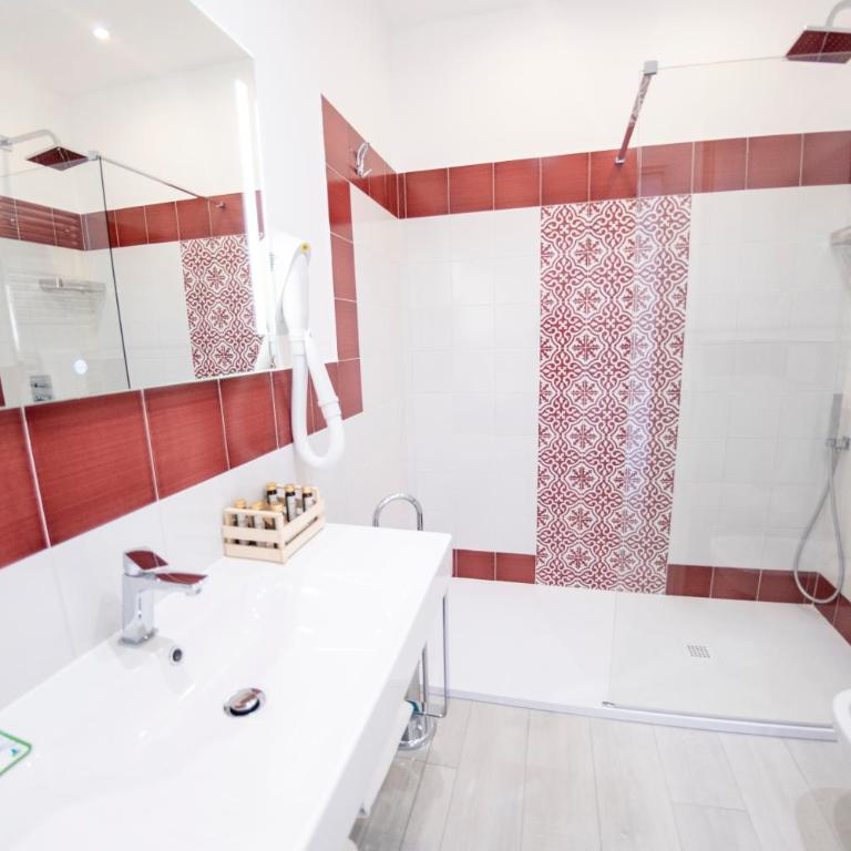 Casa Marino - Double Room with Balcony - 10
