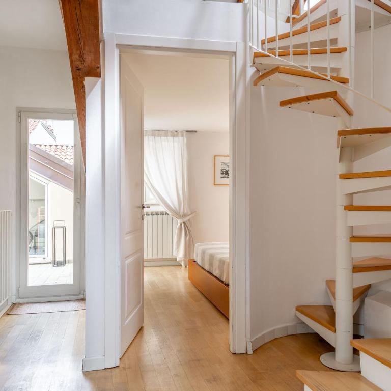 Luxury 350 Sq Mt flat with Terrace central Trieste - Three-Bedroom Apartment - 10