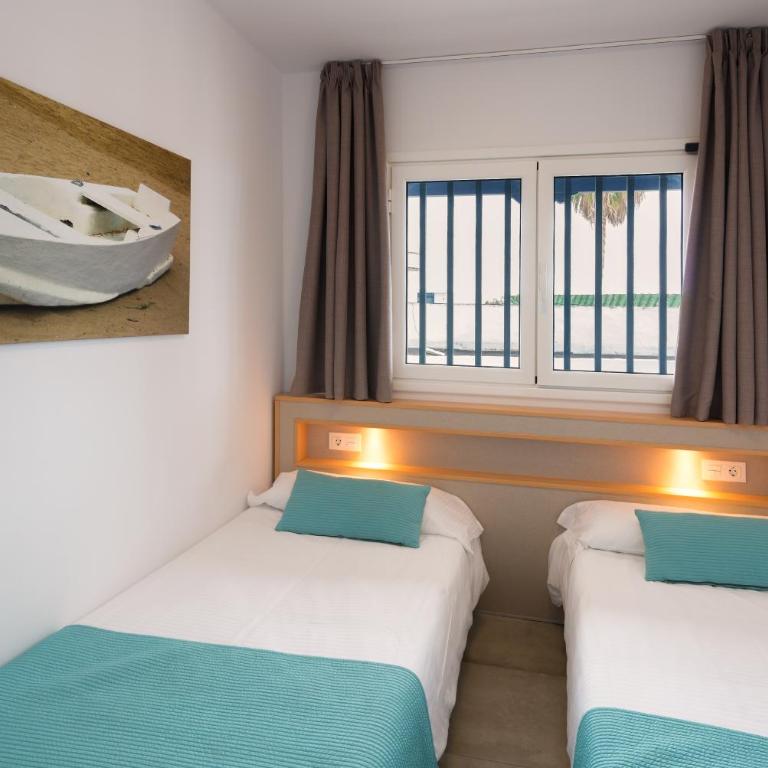 Apartamentos Playamar - Apartamento con terraza - 2