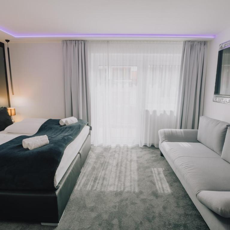 The Place Boutique & Design Hotel Flachau - Doppelzimmer mit Zustellbett - 8