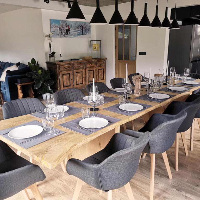Chalet Domisiladoré - chalet haut de gamme pour 10 adultes et 2 enfants à Châtel - Chalet Supérieur - 1