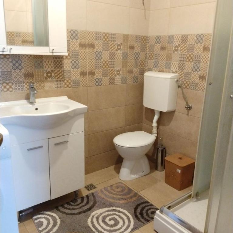 Guest House Cvoro - Double Room with Shared Bathroom - 16