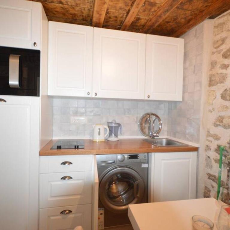 Pearl in the Heart of Old Town on Belavista in Herceg Novi - One-Bedroom Apartment - 24