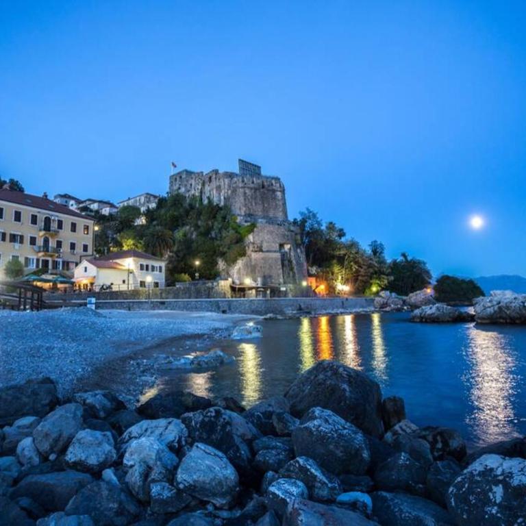 Pearl in the Heart of Old Town on Belavista in Herceg Novi - One-Bedroom Apartment - 41