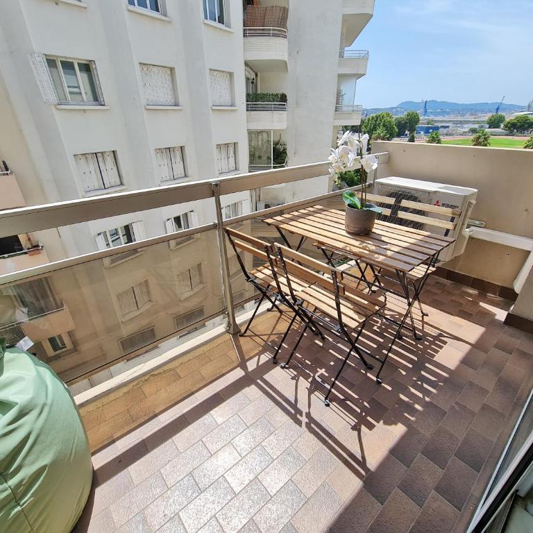 GregBnb - T2 Pleine Ville - CLIMATISE - BALCON - 1 - Appartement 1 Chambre - 3
