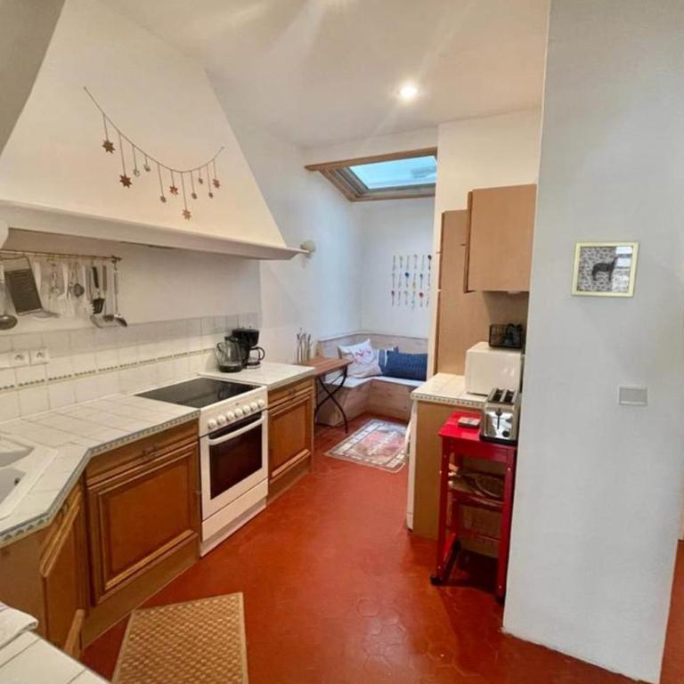 Great studio in the heart of Cannes Meynadier old city neighbourhood ! - Apartamento - 12